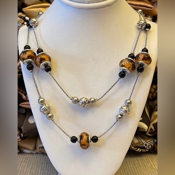 Dillard’s necklace NWT price is firm - Picture 1 of 5
